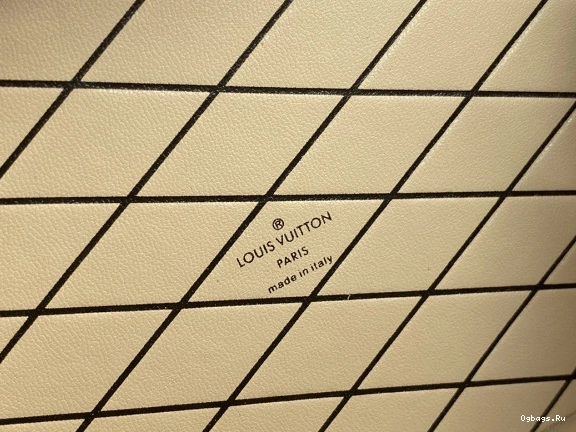 PETITE VUITTON MALLE LOUIS 0214